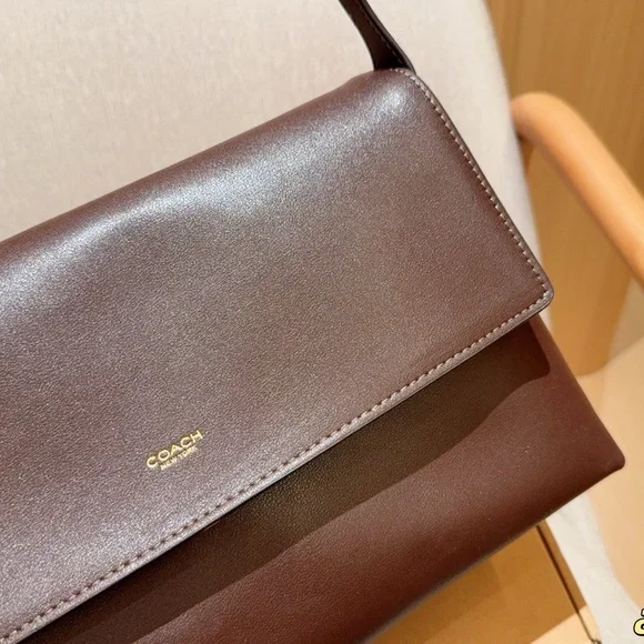 Coach women's bag - Picture 2 of 9